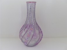 Tischleuchte in Form einer Vase in lila