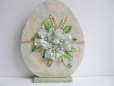Deko - Osterei aus Holz mit Blumen in weiß | grün